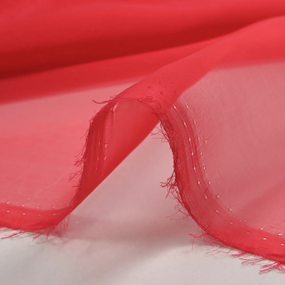 Mousseline de 100% soie unie rouge fraise - Image 5