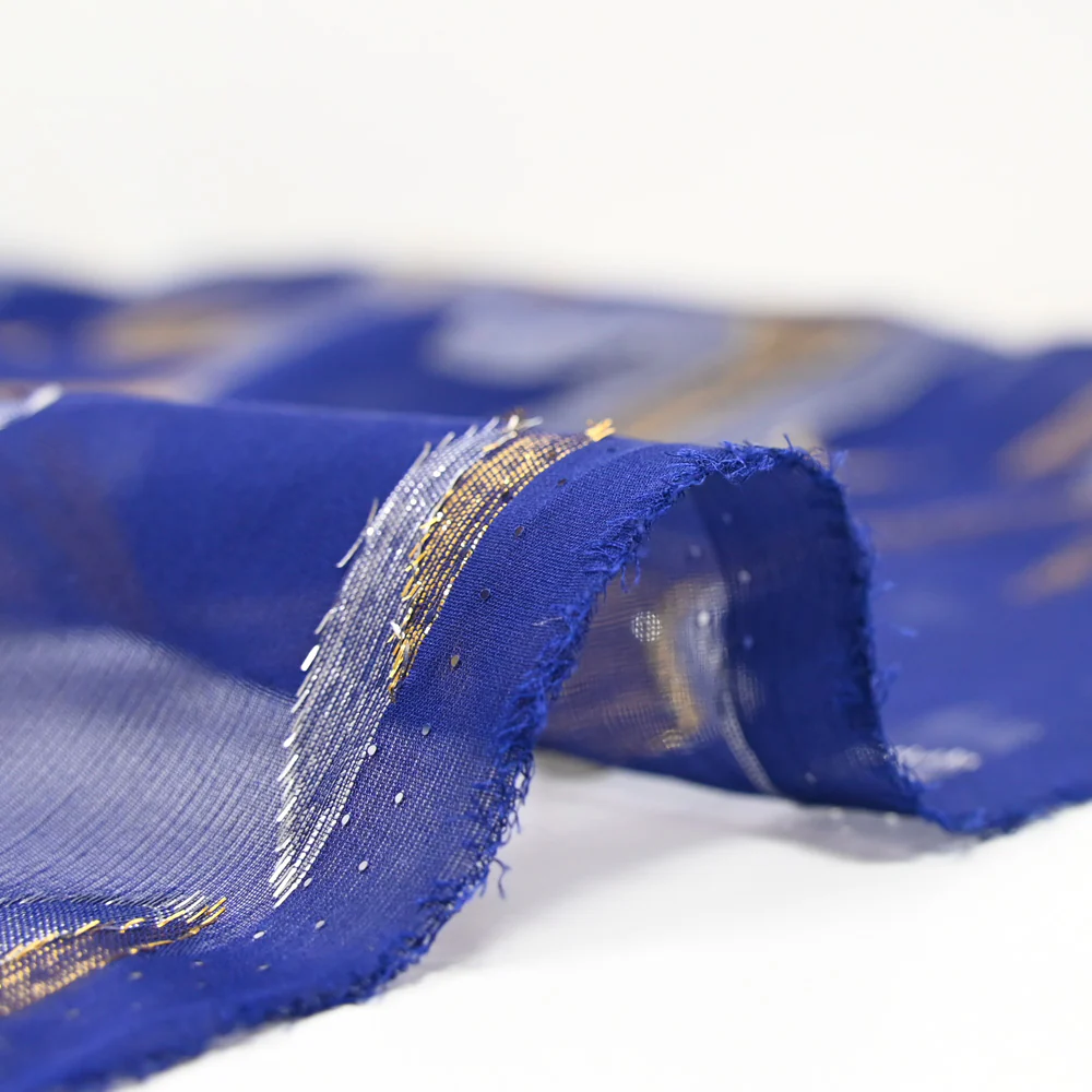 Mousseline de Soie dévorée Tlija or et argent fond bleu roi - Image 6