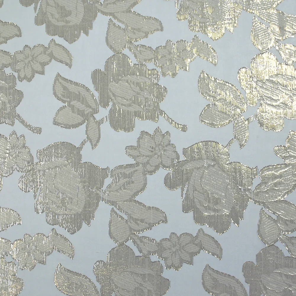 Mousseline de soie jacquard lancé découpé fleurs fond bleu clair - Image 5