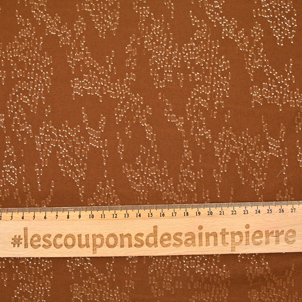 Mousseline imprimée feuille d'or fond camel - Image 3