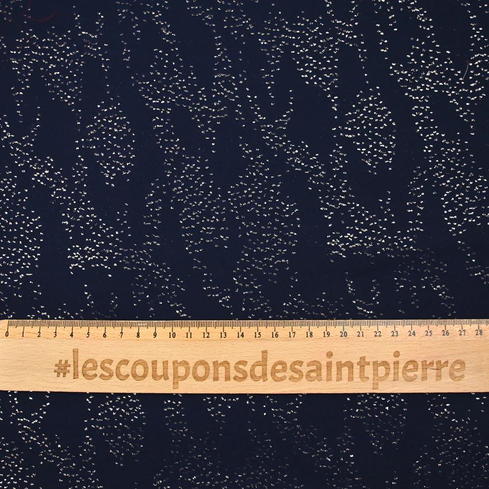 Mousseline imprimée pépite d'or fond marine - Image 2