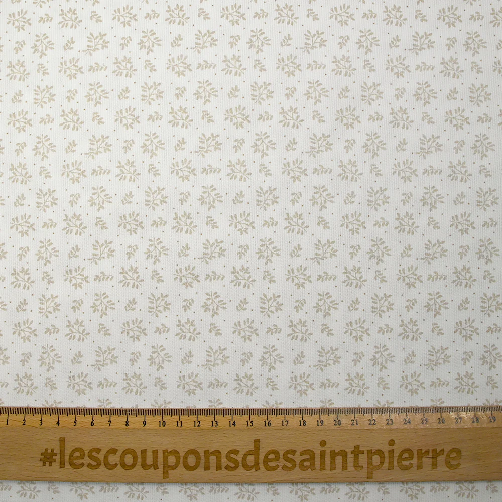 Piqué de coton imprimé brindille dans le vent beige fond blanc - Image 3