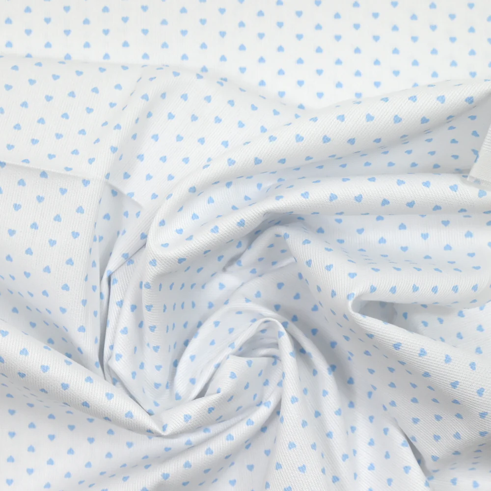 Piqué de coton imprimé coeur bleu fond blanc - Image 3