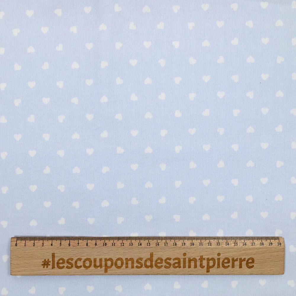 Piqué de coton imprimé cœur fond bleu clair - Image 4