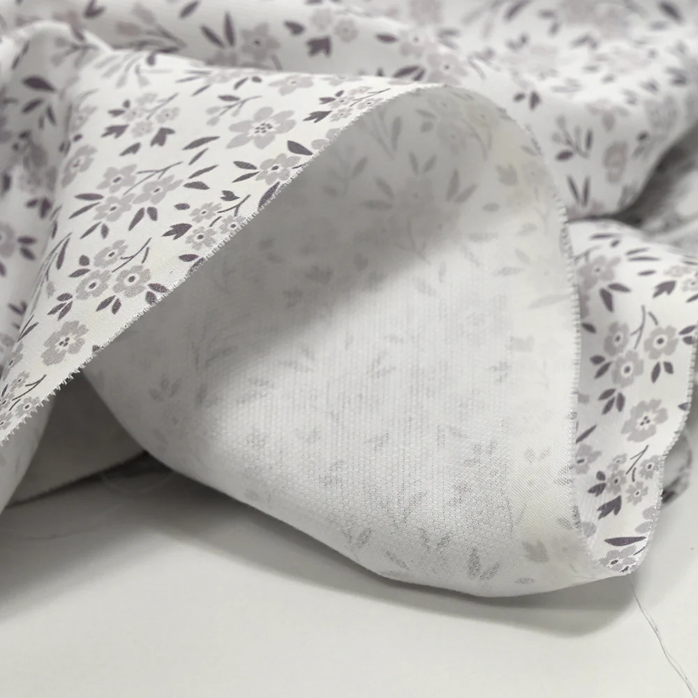 Piqué de coton imprimé fleurs de saison gris fond blanc - Image 5