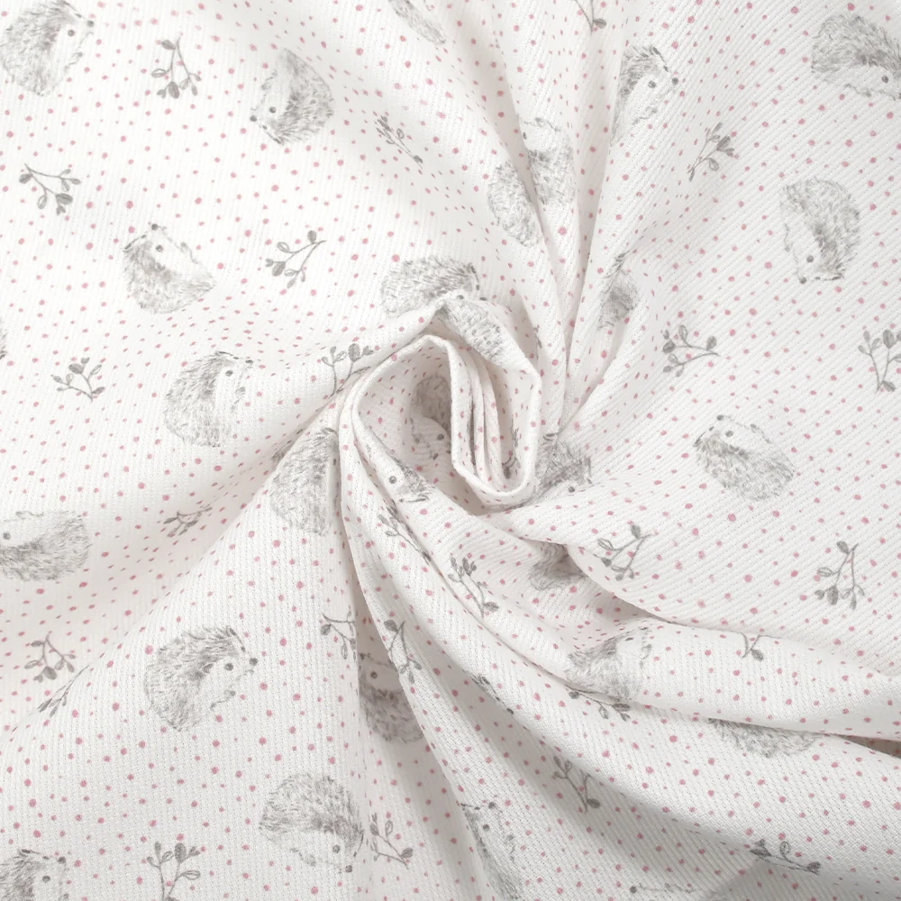 Piqué de coton imprimé hérisson et pois rose fond blanc - Image 2