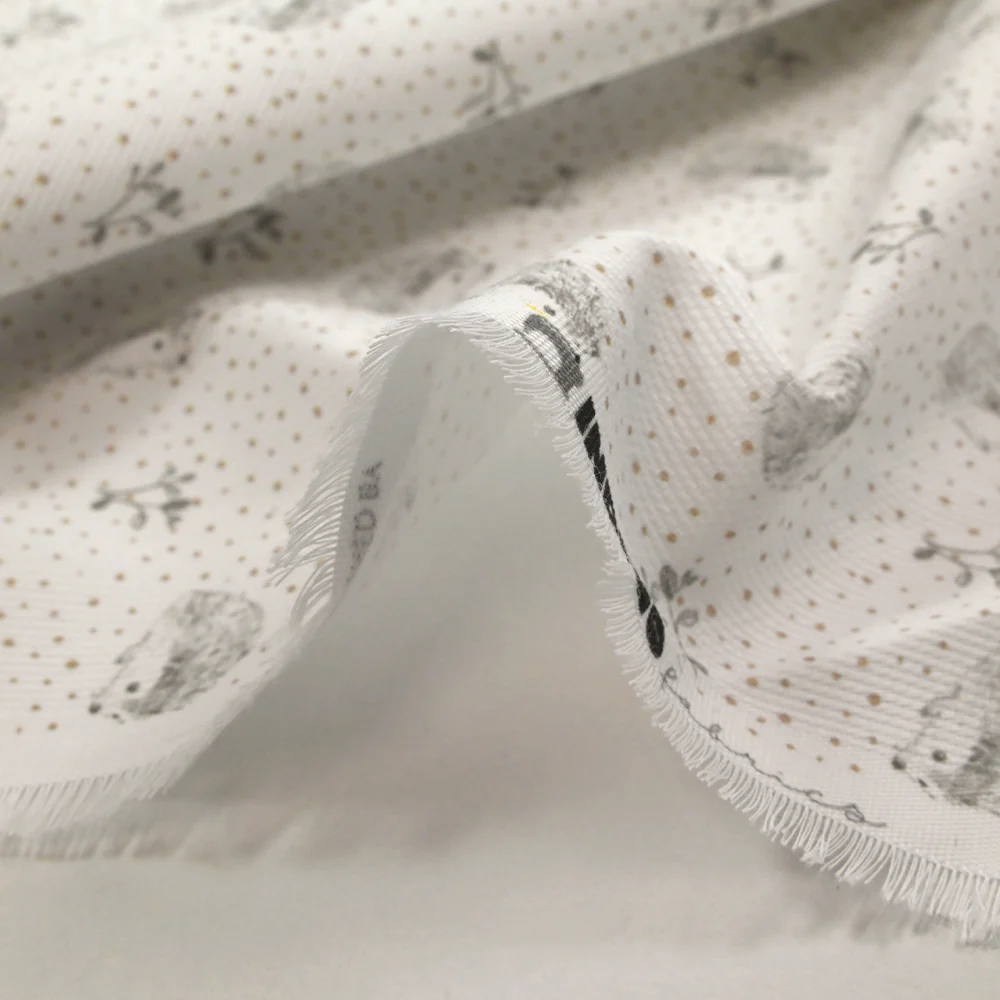 Piqué de coton imprimé hérisson et pois taupe fond blanc - Image 7
