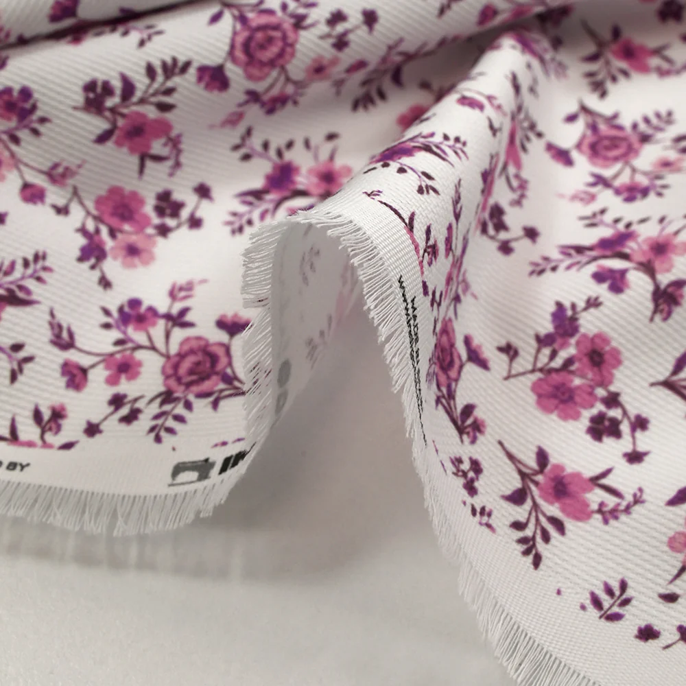 Piqué de coton imprimé les fleurs de Louna violet fond blanc - Image 6