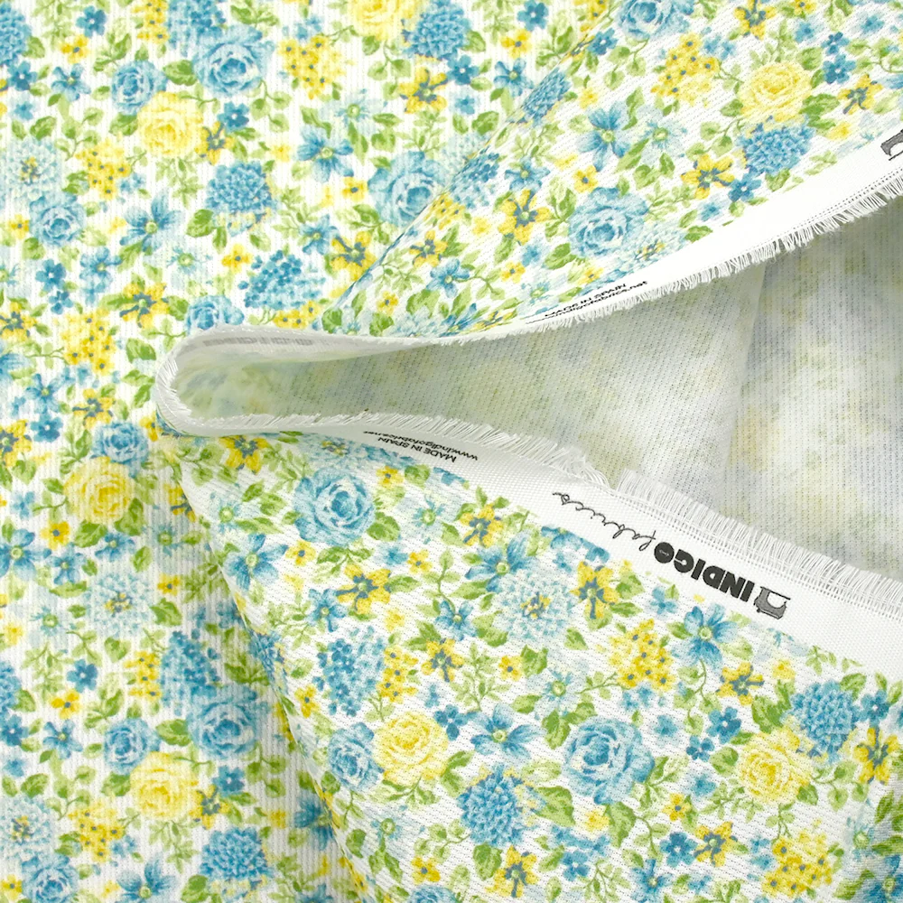 Piqué de coton imprimé les fleurs de Sarah bleu et jaune fond blanc - Image 6