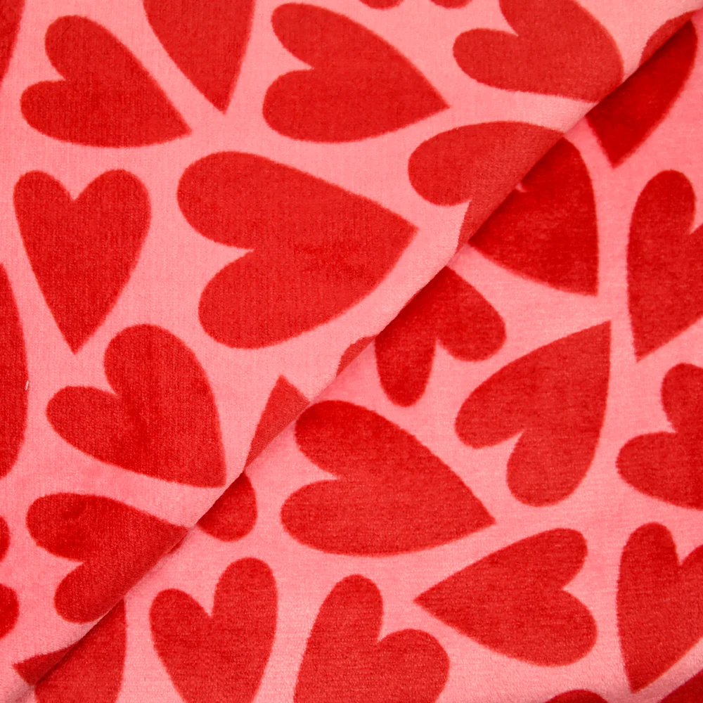 Polaire doudou imprimée coeur rouge fond rose - Image 5