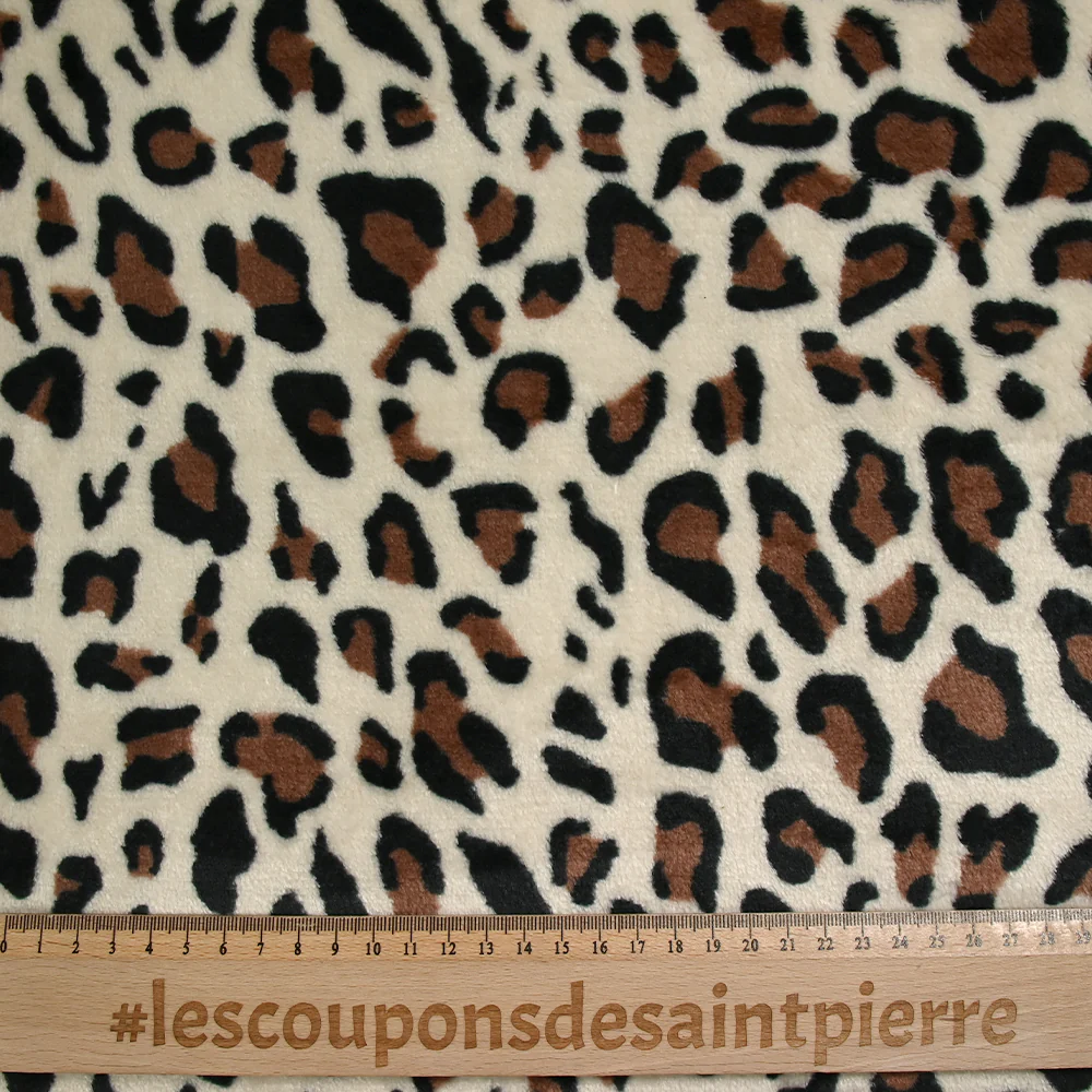 Polaire doudou imprimée léopard marron fond écru - Image 3