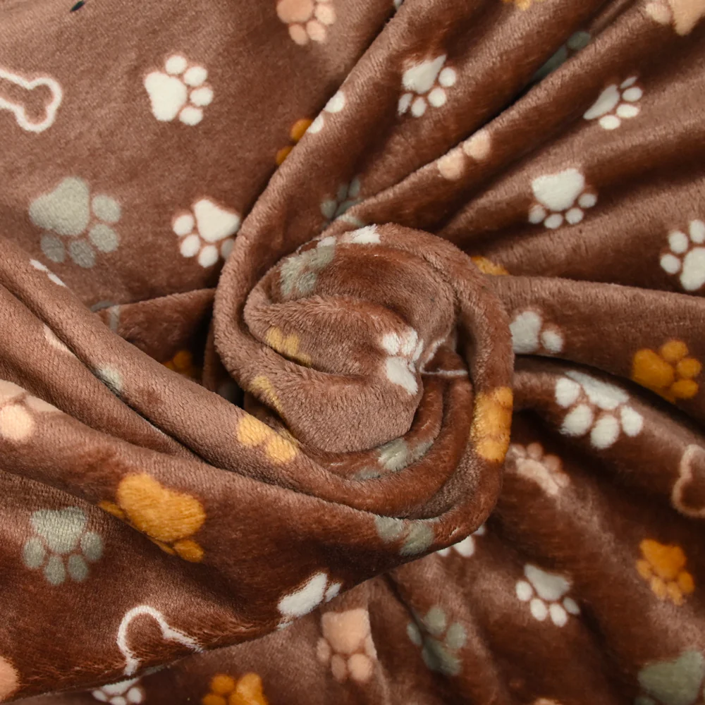Polaire doudou imprimée patte de chien fond marron - Image 2