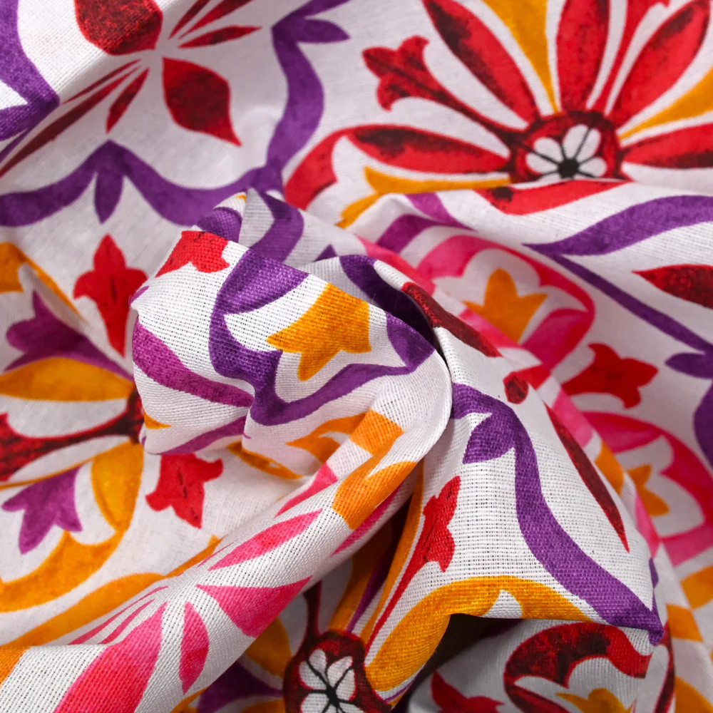 Polycoton imprimé faïence rose, violet et moutarde fond blanc - Image 2