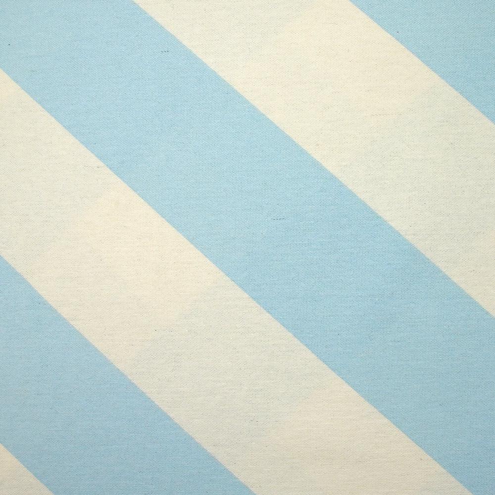 Polycoton imprimé rayure en diagonale bleu ciel et écru - Image 4