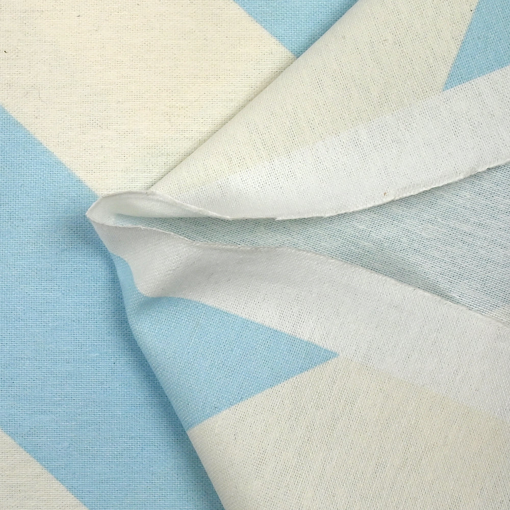 Polycoton imprimé rayure en diagonale bleu ciel et écru - Image 6