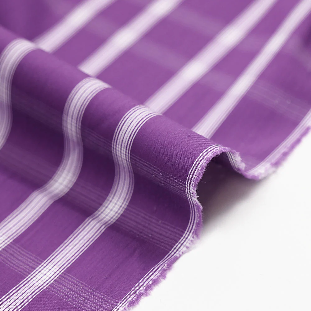 Polycoton tissé-teint ligne blanche contrastante écru fond violet améthyste - Image 6