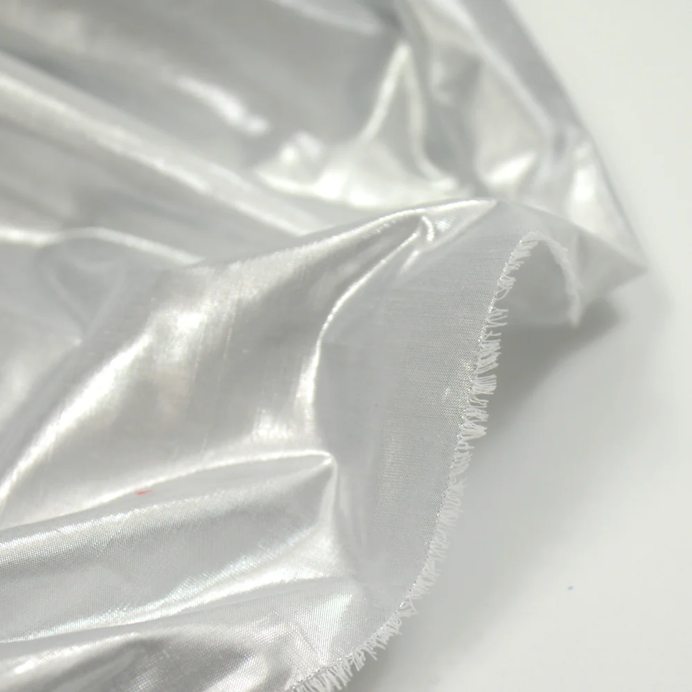 Polyester lamé gris perle - Image 3