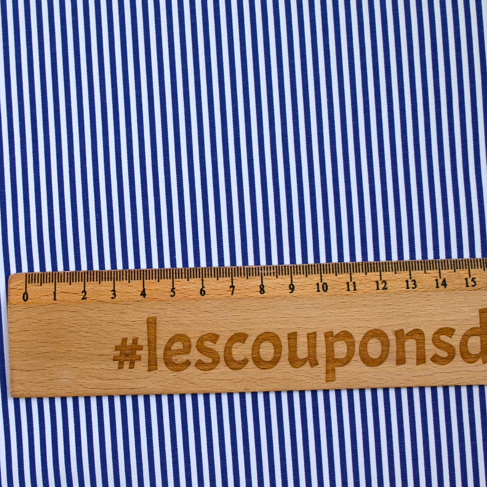 Polyester rayé 2mm marine fond blanc - Image 3