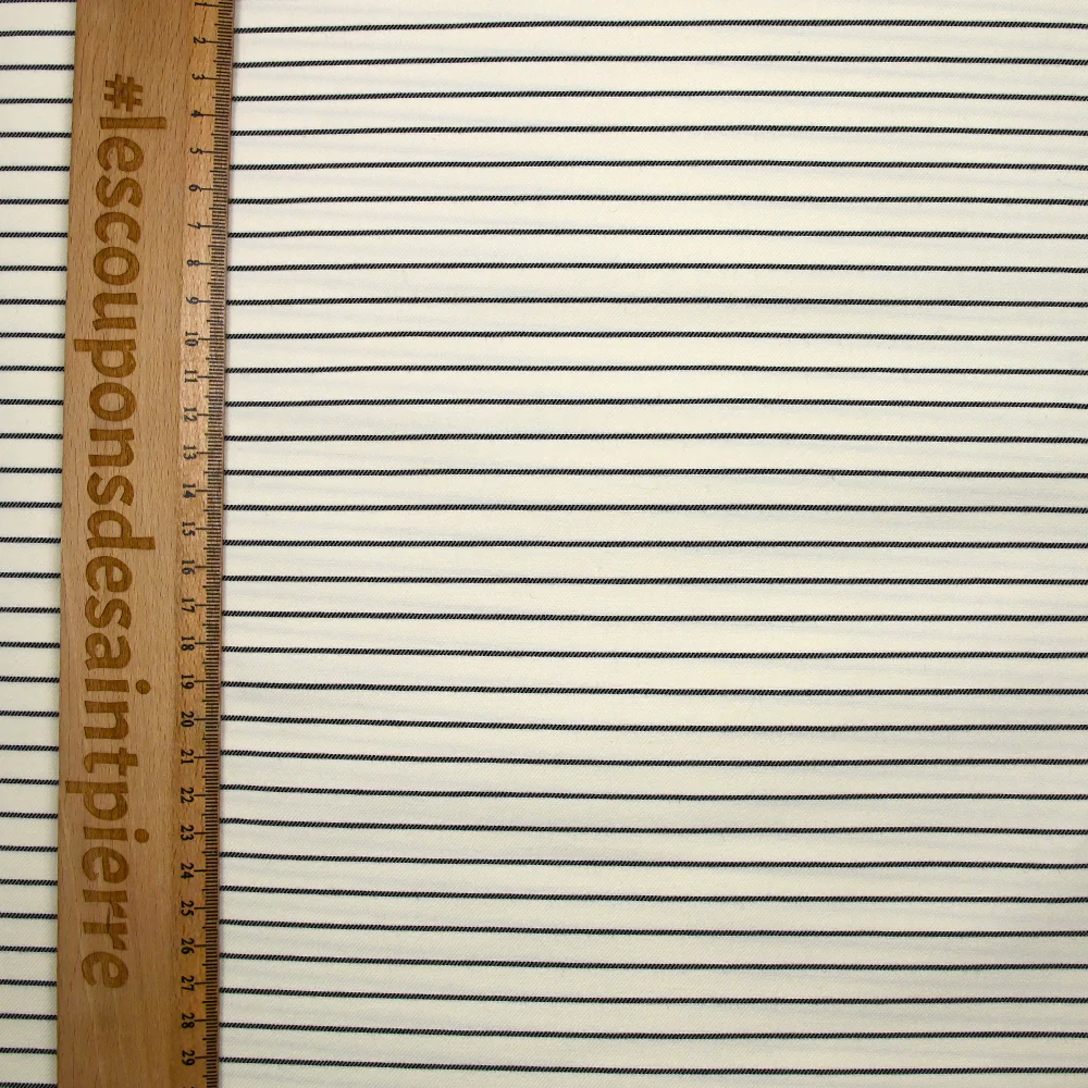 Polyviscose élasthanne rayée noir fond blanc cassé - Image 3
