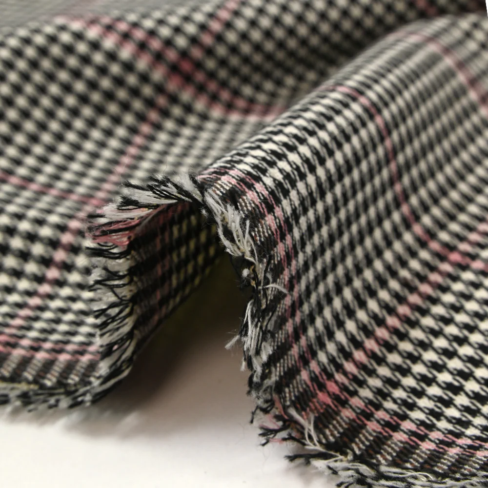 Polyviscose prince-de-galles ligne rose fond noir et blanc - Image 7