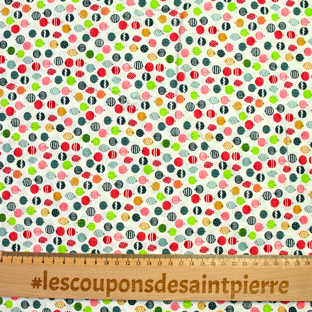 Popeline de coton imprimée boule de Noël fond blanc - Image 3