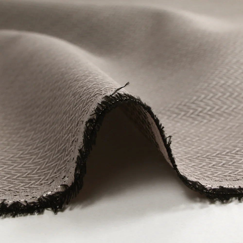 Popeline polycoton jacquard chevron écru rosé et noir - Image 6