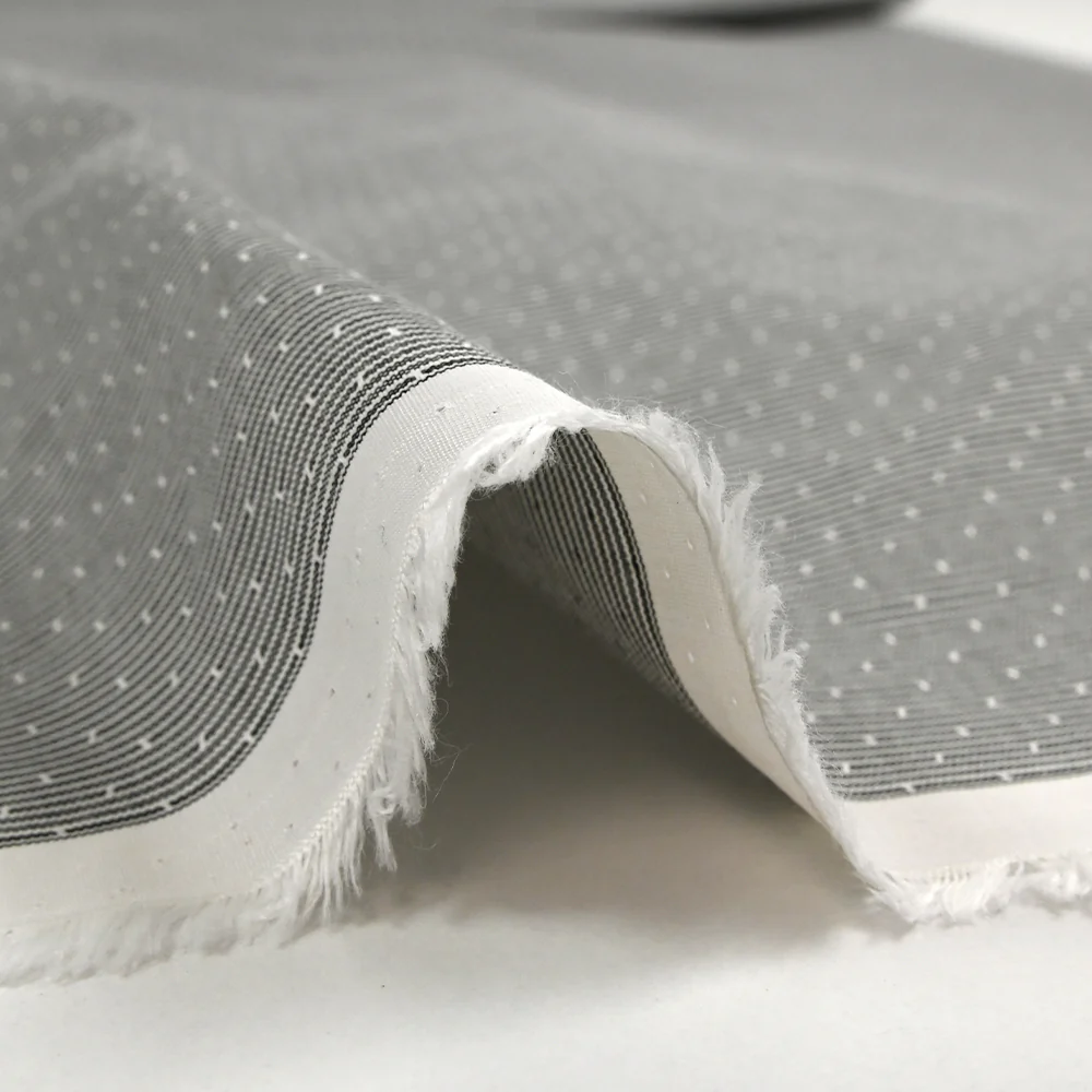 Popeline polycoton jacquard Corentin fond rayé noir et blanc - Image 6
