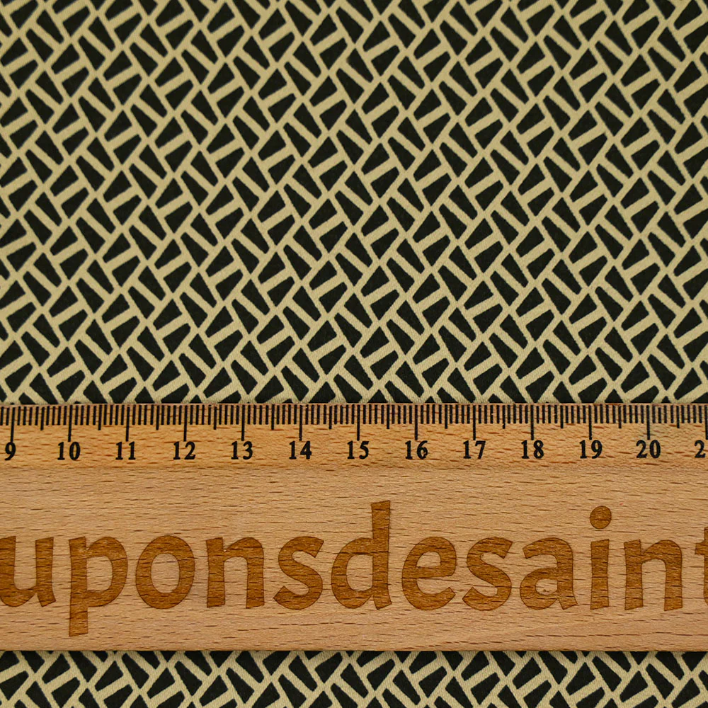 Satin de coton élasthanne imprimé géométrique kaki fond beige - Image 3
