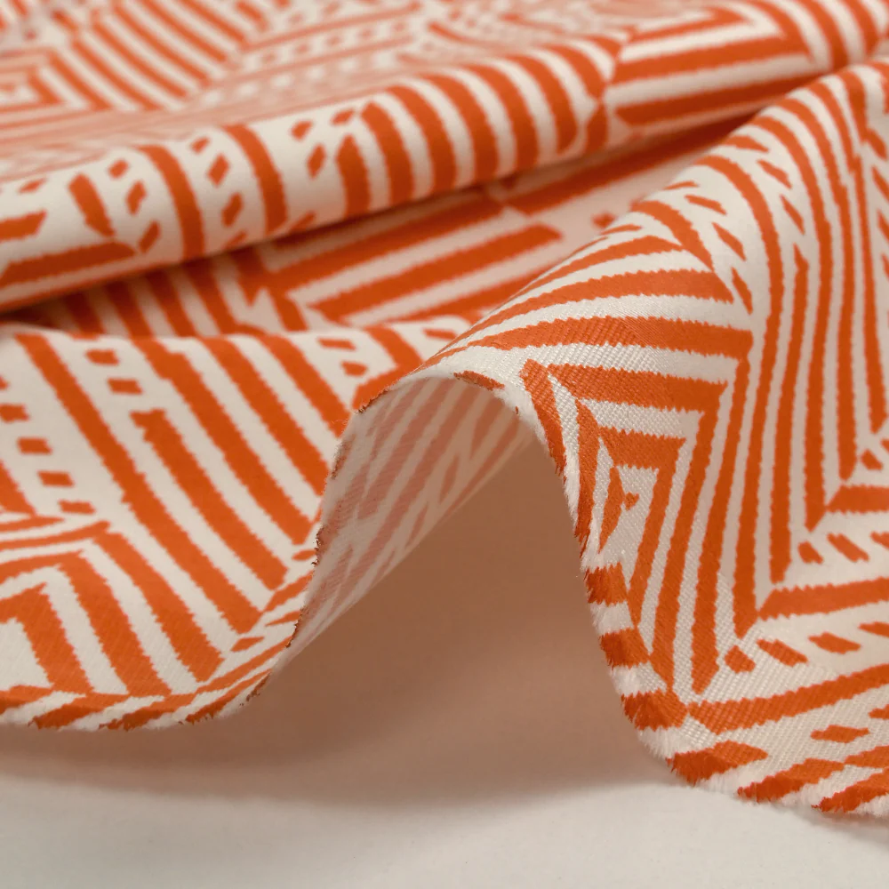 Satin de coton élasthanne labyrinthe rétro orange et blanc cassé - Image 6