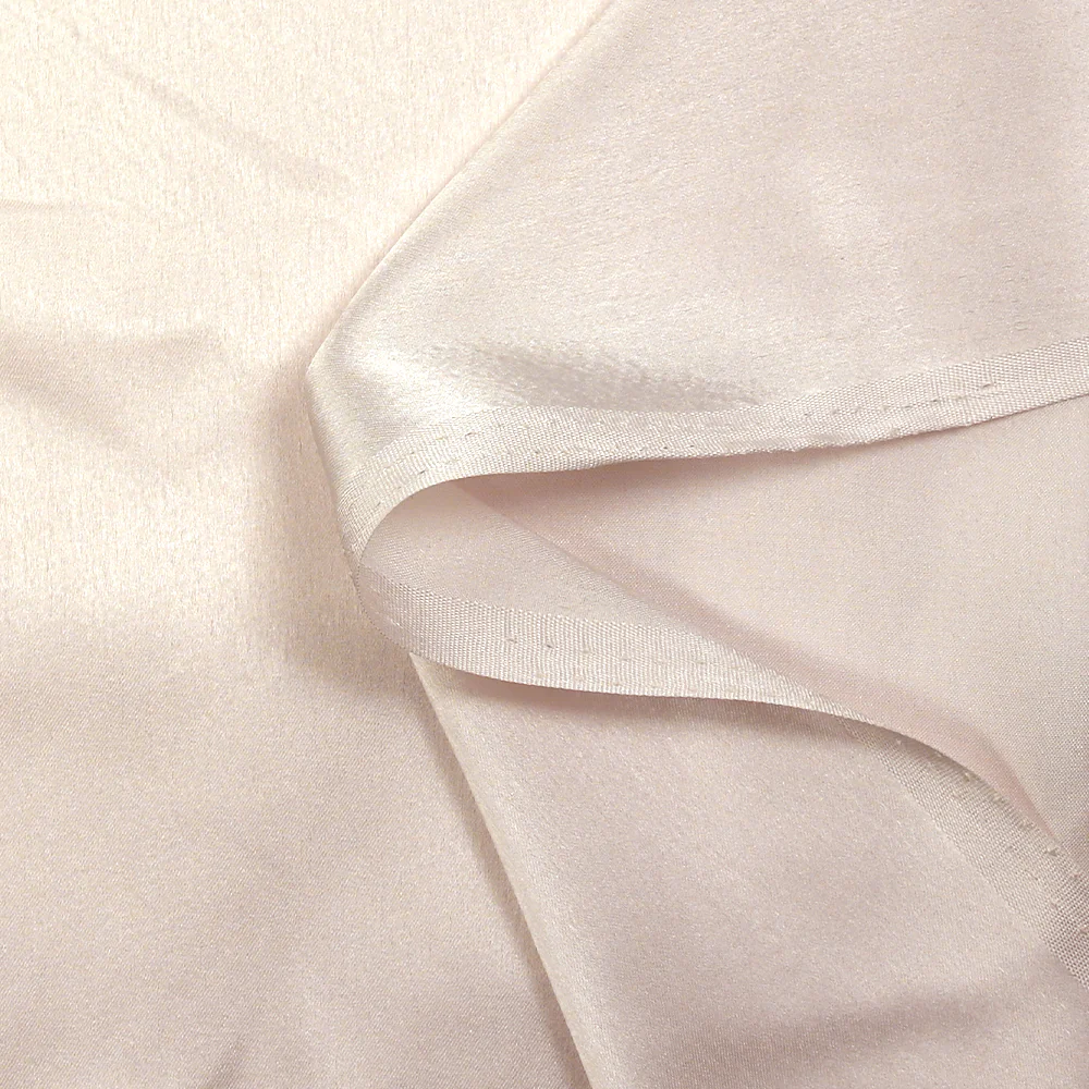 Satin de polyester Maya rose pâle - Image 3