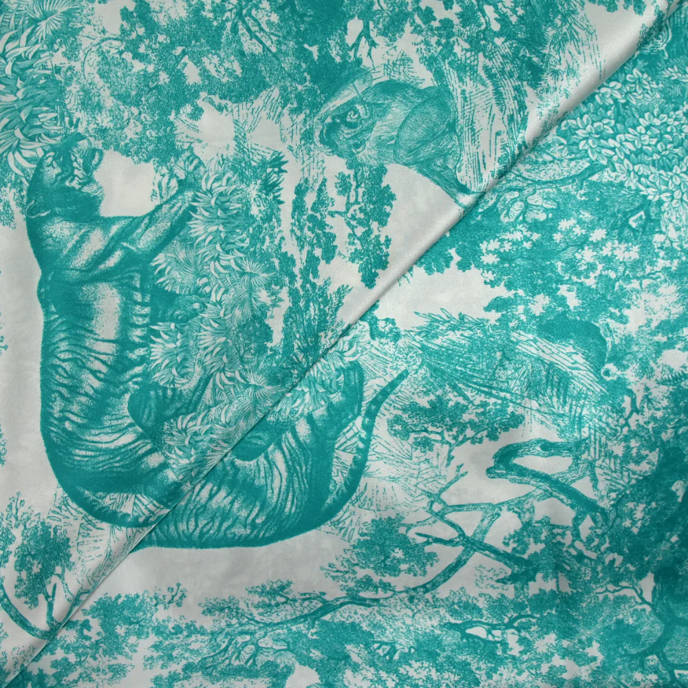 Satin de soie imprimé dans la jungle turquoise fond blanc - Image 6