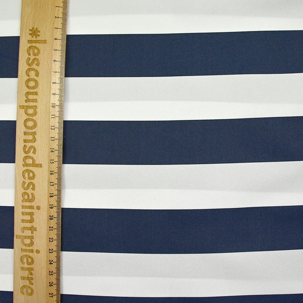 Satin de soie mélangée rayé marine et blanc - Image 3