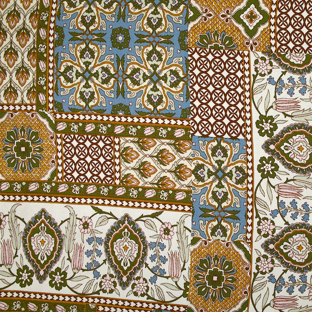 Satin de viscose imprimé patchwork ornement ocre, bleu barbeau et kaki - Image 4