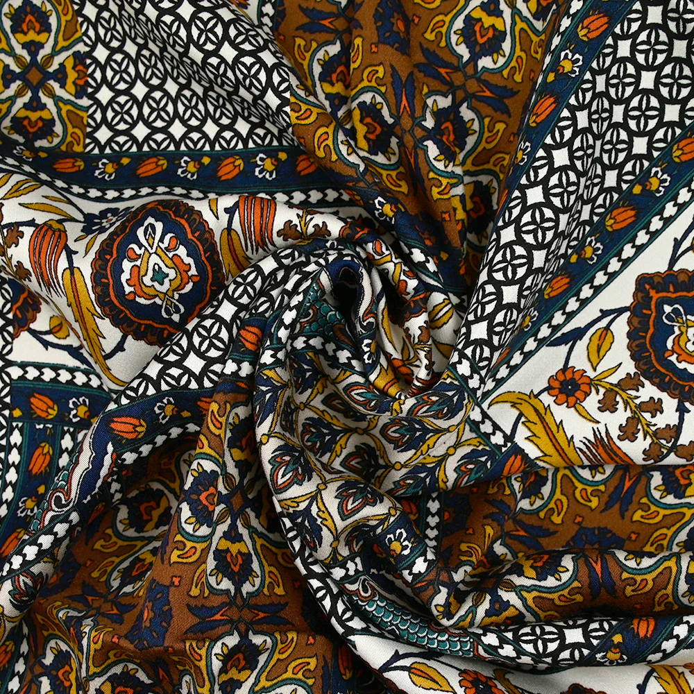 Satin de viscose imprimé patchwork ornement orange, canard et marine - Image 2