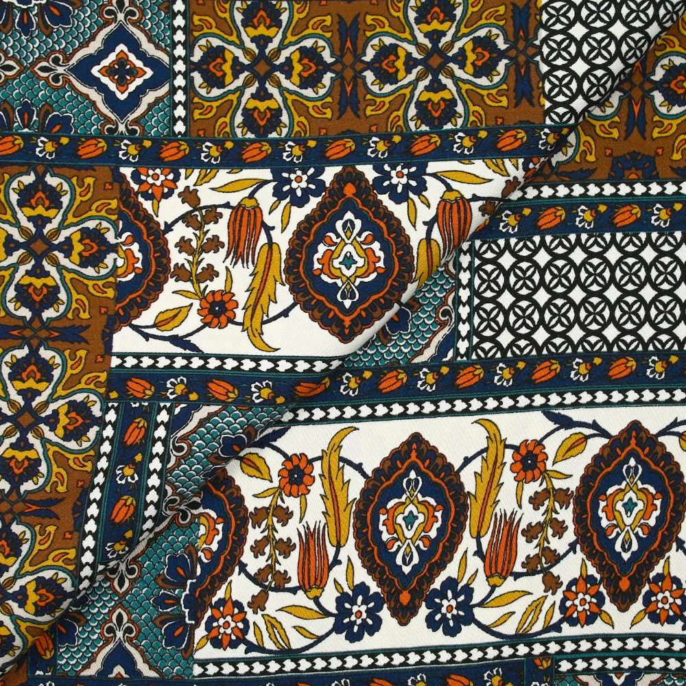 Satin de viscose imprimé patchwork ornement orange, canard et marine - Image 5