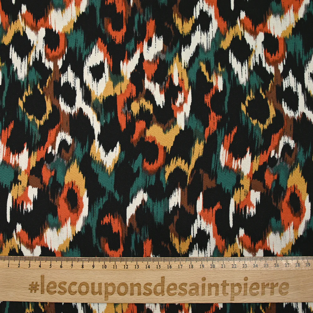 Satin de viscose imprimé Vénus orange brûlé fond noir - Image 3