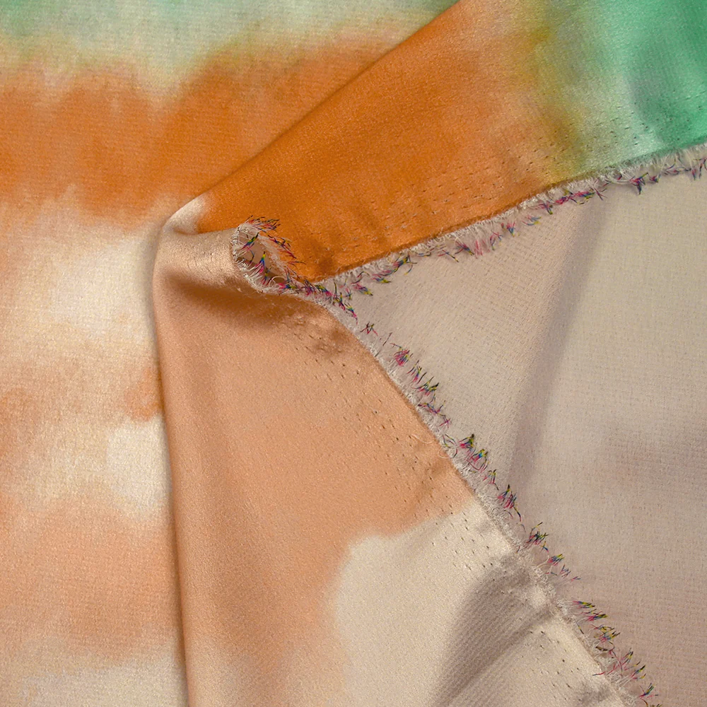 Satin polyester imprimé brume vert d'eau, orange brûlé et champagne - Image 7