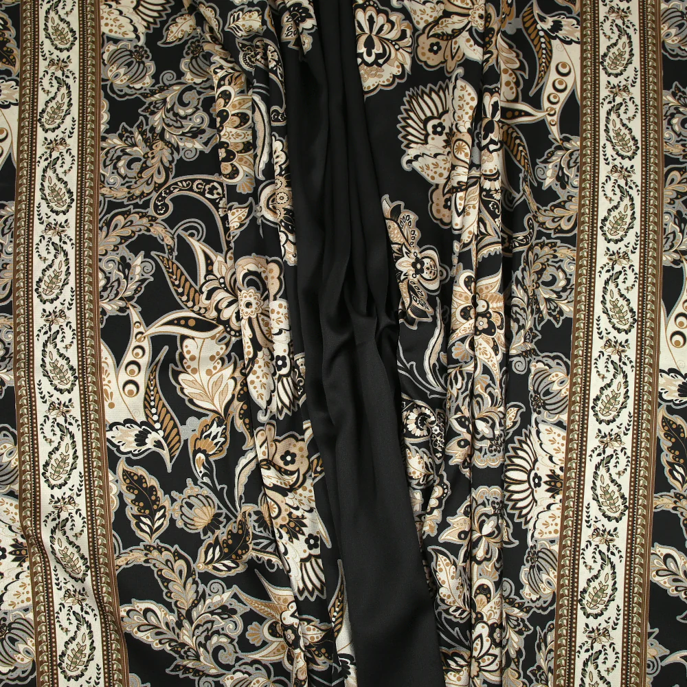 Satin polyester imprimé cachemire en frise fond noir - Image 5