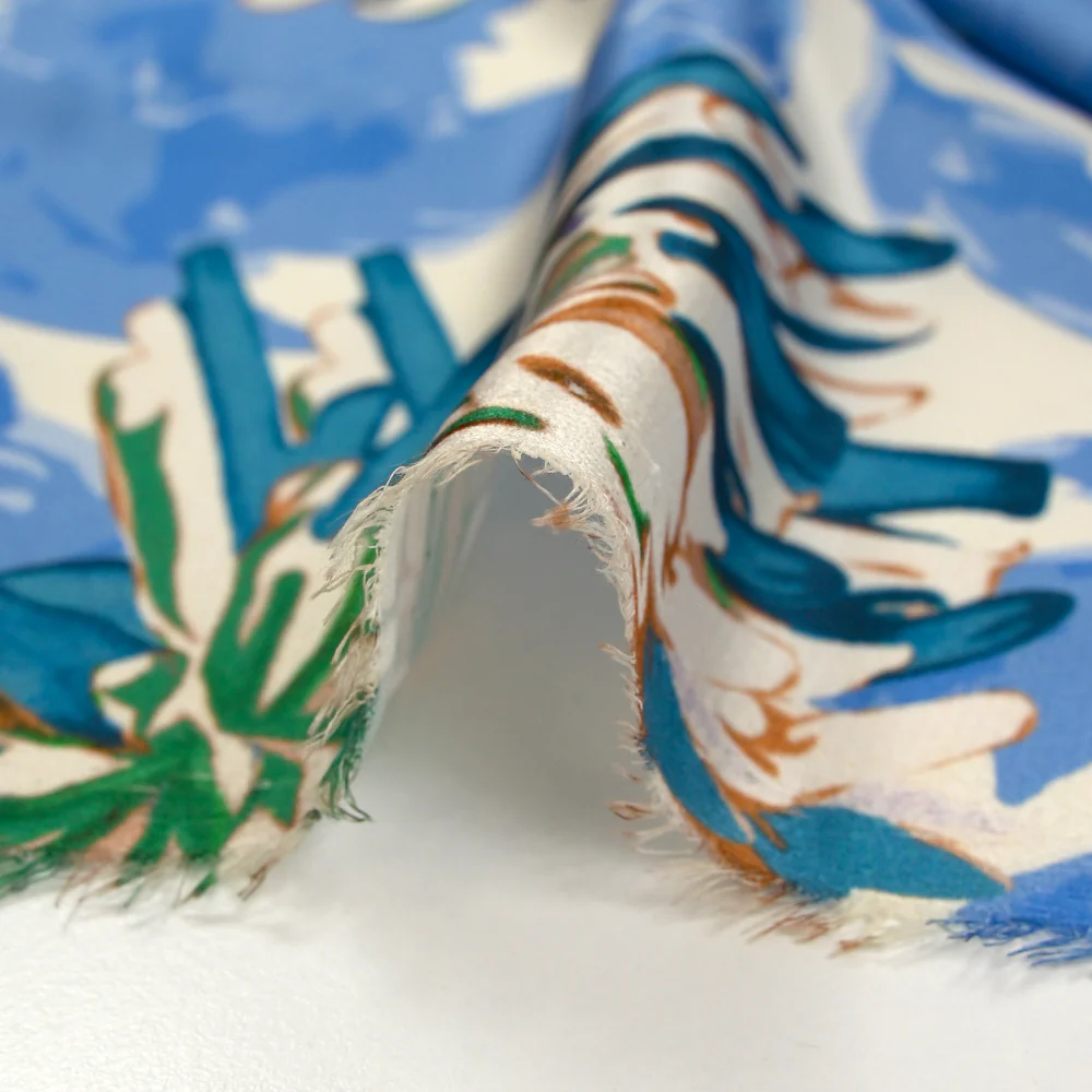 Satin polyester imprimé pissenlit des champs bleu fond écru - Image 8