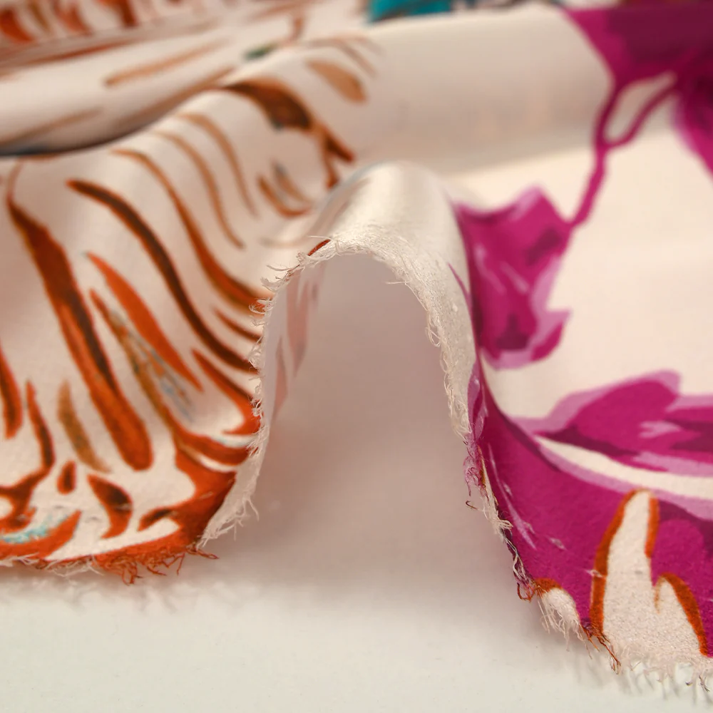 Satin polyester imprimé pissenlit des champs magenta fond rosé - Image 8