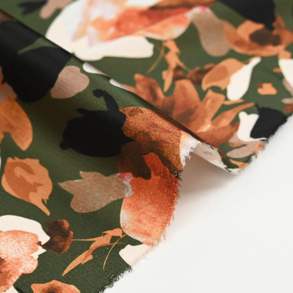 Satin polyester imprimé rose aquarelle orange fond kaki - Image 6