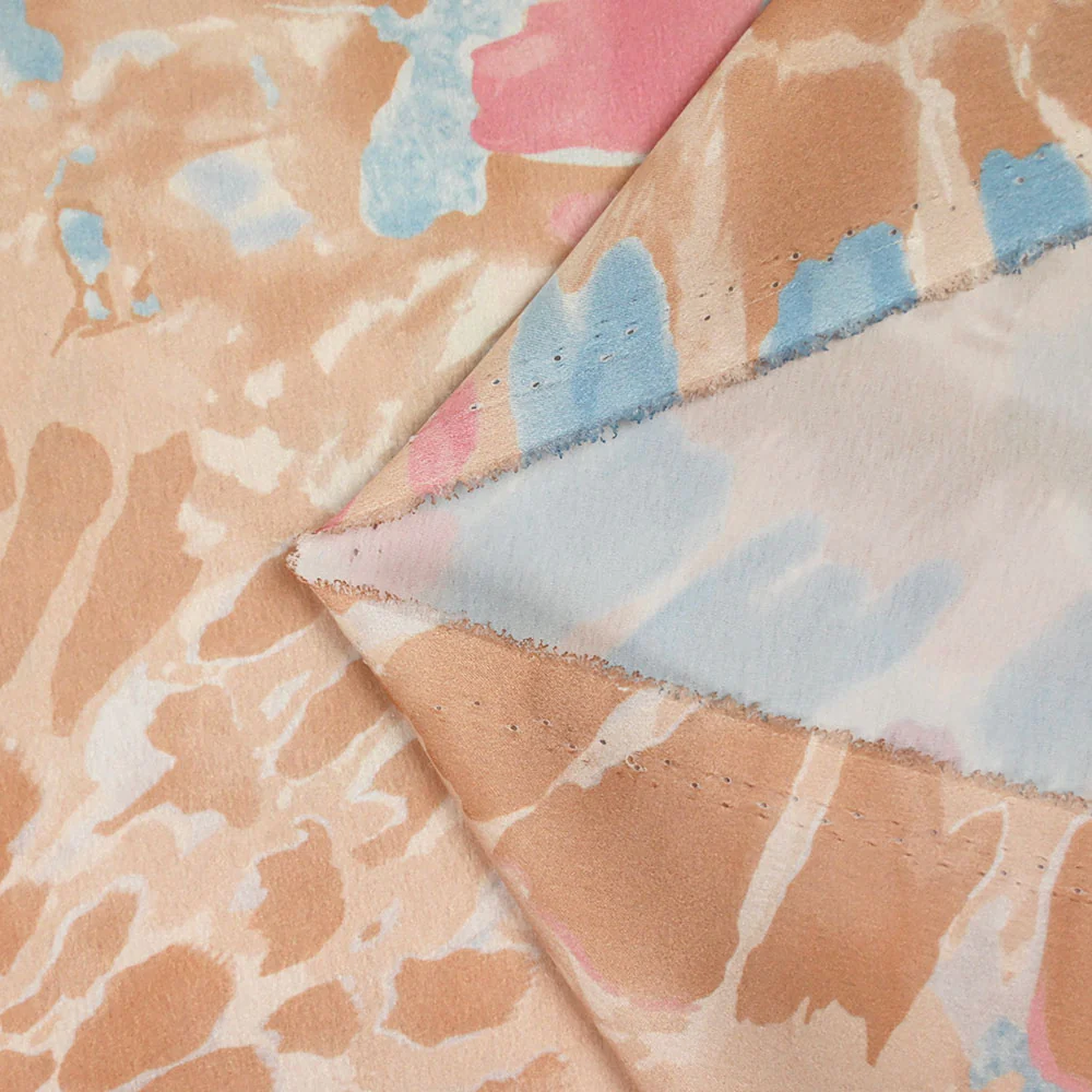 Satin polyester imprimé tie dye pastel rose et beige - Image 5