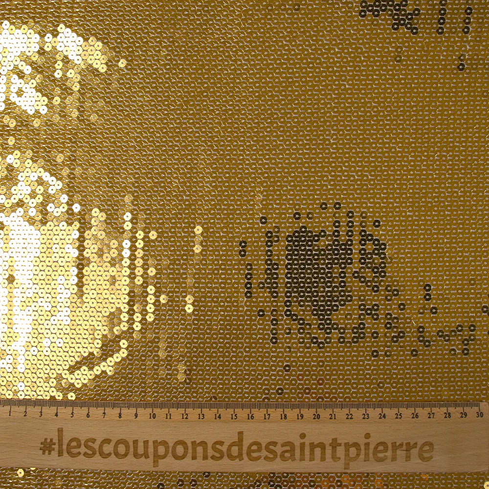 Sequins dorés sur mousseline - Image 4