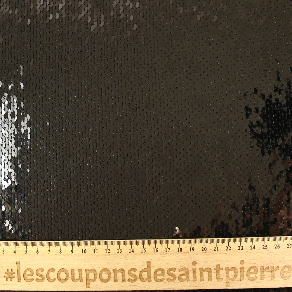Sequins noirs sur tulle stretch - Image 3