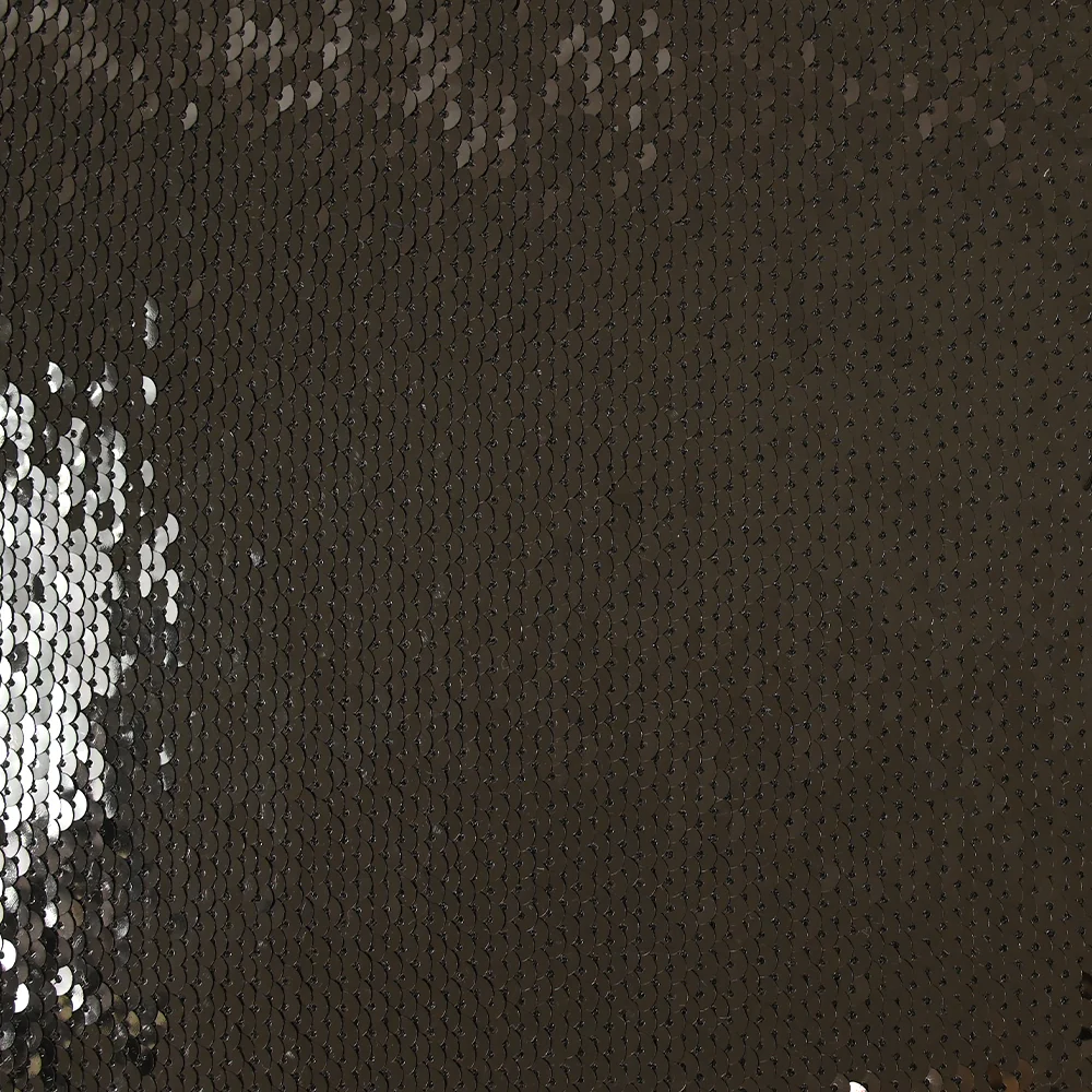 Sequins noirs sur tulle stretch - Image 4