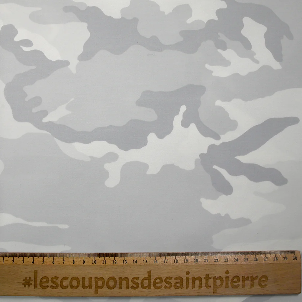Sergé de coton élasthanne camouflage gris fond blanc - Image 3