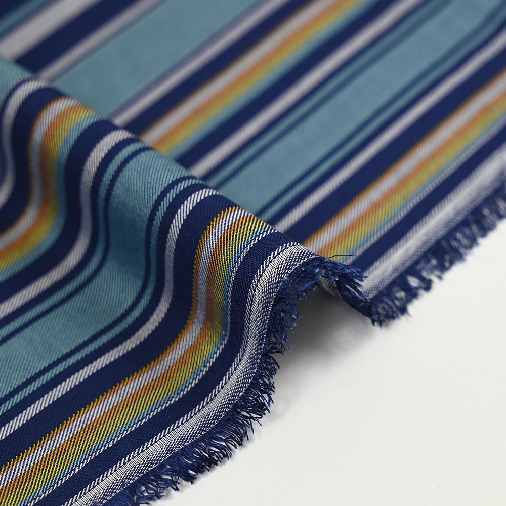 Sergé de viscose tissé-teint à rayures bleues - Image 6
