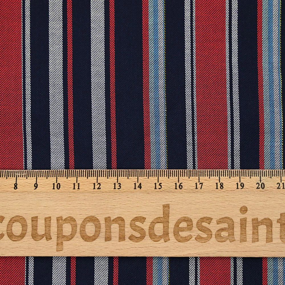 Sergé de viscose tissé-teint à rayures rouges - Image 3