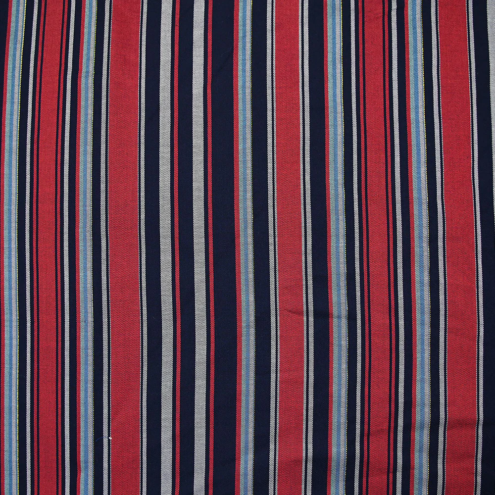 Sergé de viscose tissé-teint à rayures rouges - Image 4