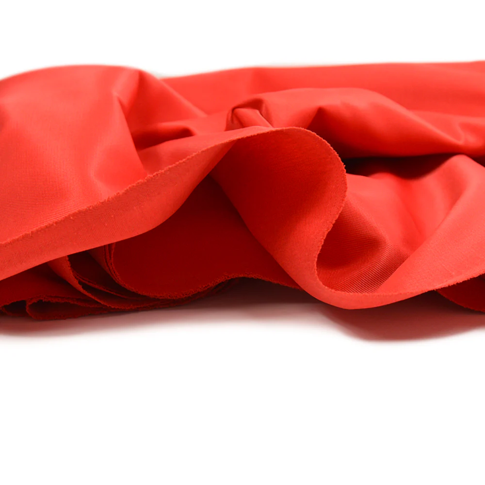 Sergé satiné imperméable polyester rouge - Image 4